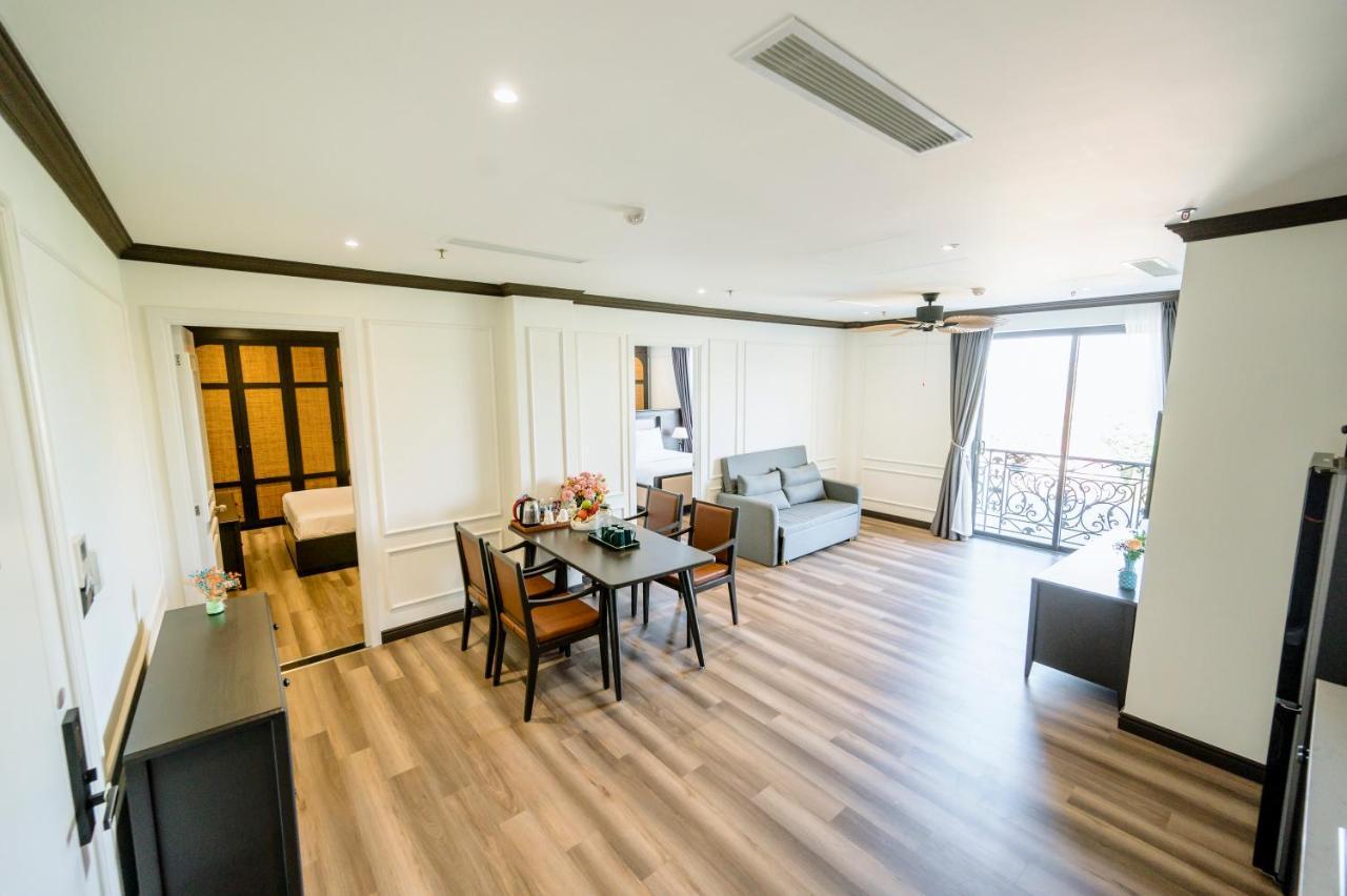Khach San Robin Gia Nghia Hotel Buitenkant foto