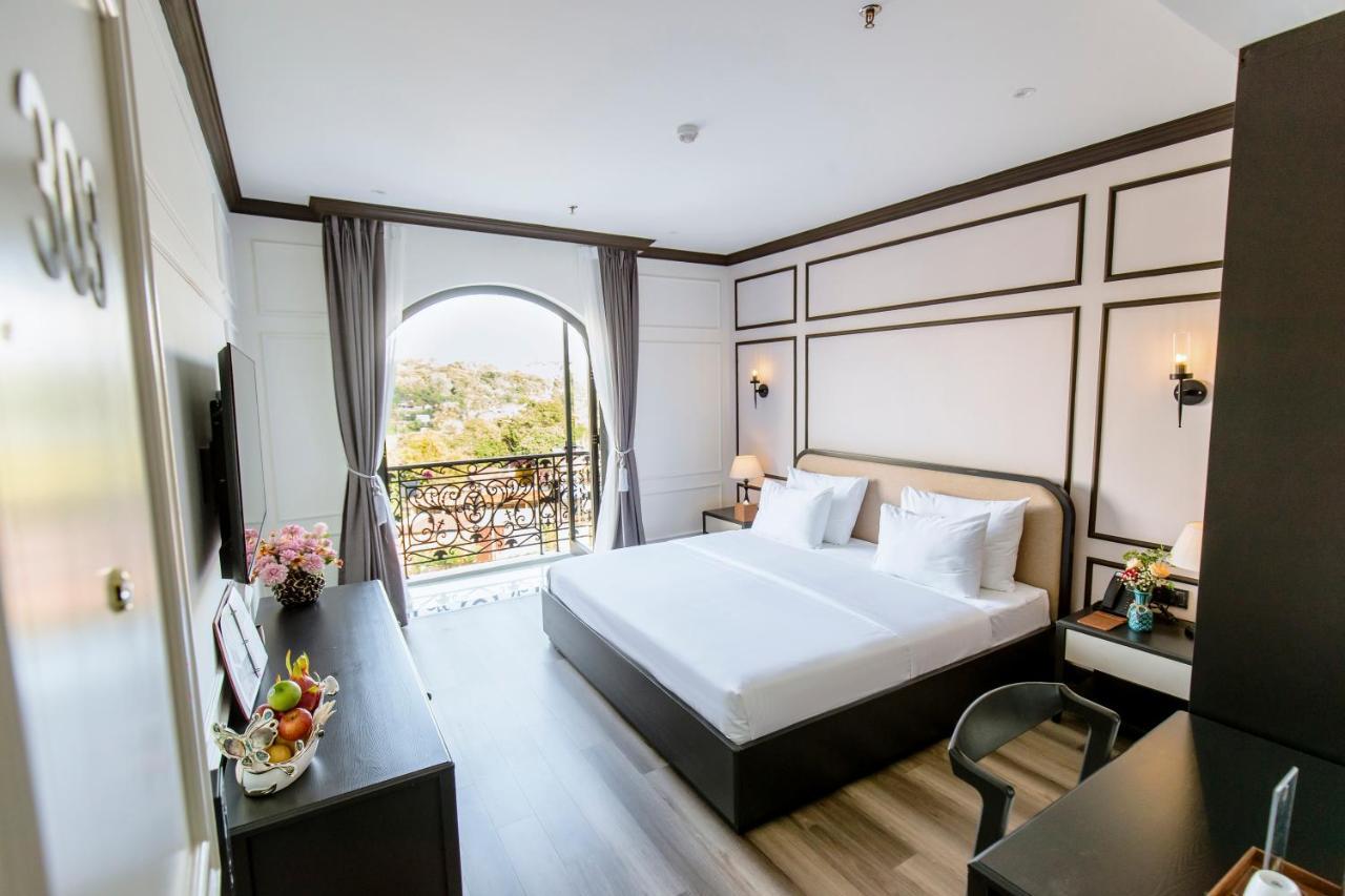 Khach San Robin Gia Nghia Hotel Buitenkant foto